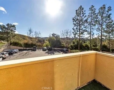 5200 Premiere Hills Circle - Photo Thumbnail 8