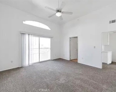 5200 Premiere Hills Circle - Photo Thumbnail 11