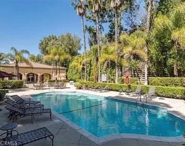 5200 Premiere Hills Circle - Photo Thumbnail 17