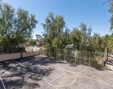 5200 Premiere Hills Circle - Photo Thumbnail 20