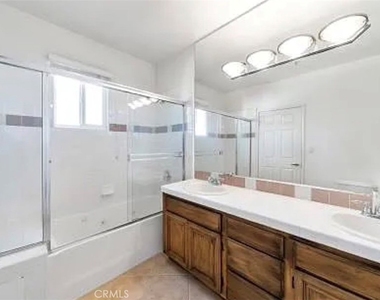5200 Premiere Hills Circle - Photo Thumbnail 10