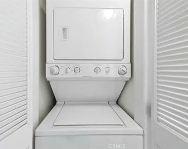5200 Premiere Hills Circle - Photo Thumbnail 7