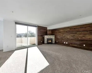 5200 Premiere Hills Circle - Photo Thumbnail 5