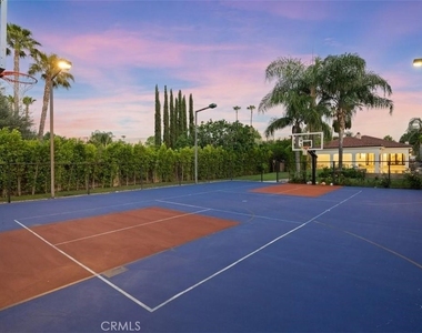 22953 Oxnard Street - Photo Thumbnail 26
