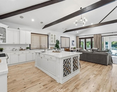 22953 Oxnard Street - Photo Thumbnail 1