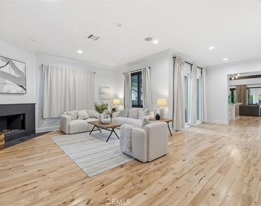 22953 Oxnard Street - Photo Thumbnail 19