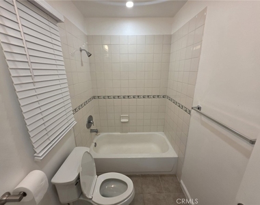 1022 W 57th - Photo Thumbnail 20