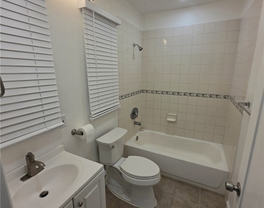 1022 W 57th - Photo Thumbnail 19