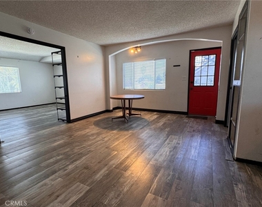 1108 W Las Palmas - Photo Thumbnail 4