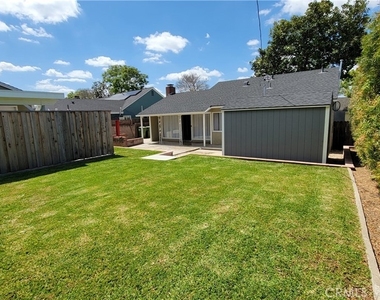 14107 Putnam Street - Photo Thumbnail 13