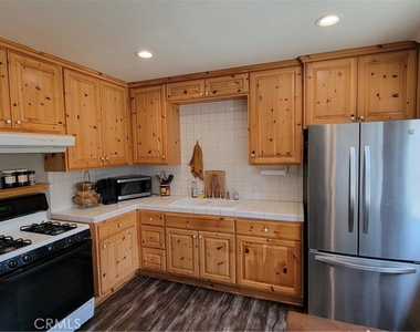 14107 Putnam Street - Photo Thumbnail 2