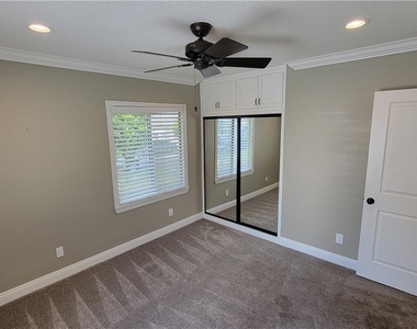 14107 Putnam Street - Photo Thumbnail 7