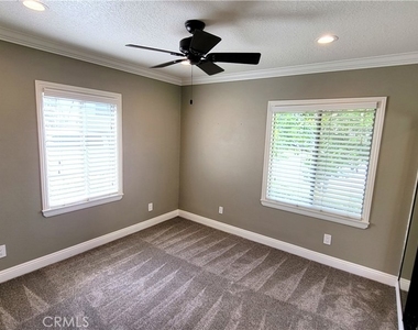 14107 Putnam Street - Photo Thumbnail 8