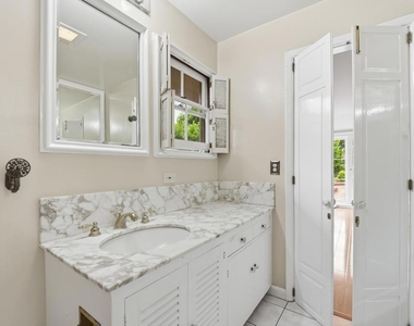 568 Los Arboles Lane - Photo Thumbnail 14