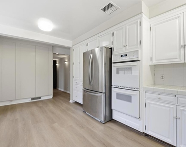 568 Los Arboles Lane - Photo Thumbnail 19