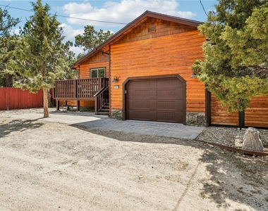 933 Spruce - Photo Thumbnail 5