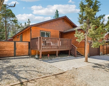 933 Spruce - Photo Thumbnail 3