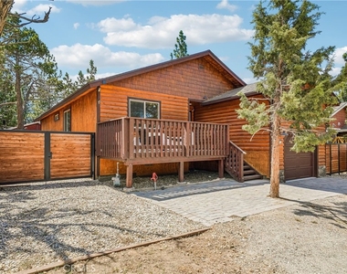 933 Spruce - Photo Thumbnail 2