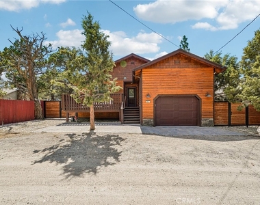 933 Spruce - Photo Thumbnail 1