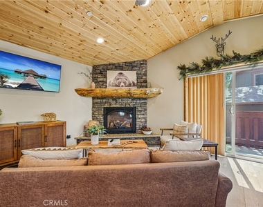 933 Spruce - Photo Thumbnail 22