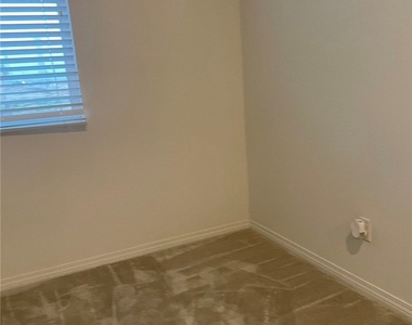 3273 E Yosemite - Photo Thumbnail 12