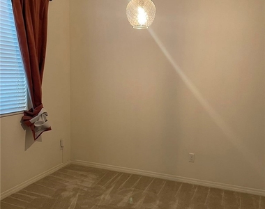 3273 E Yosemite - Photo Thumbnail 14
