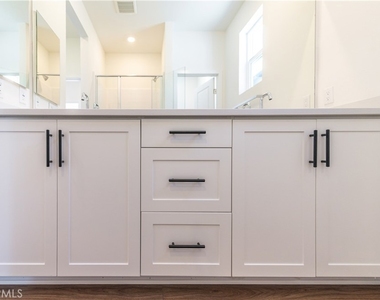 2472 E Stanley Paseo - Photo Thumbnail 16