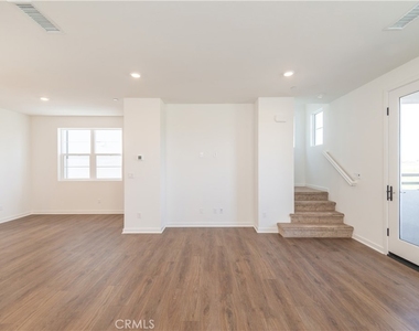 2472 E Stanley Paseo - Photo Thumbnail 8