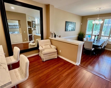 26465 La Traviata - Photo Thumbnail 12