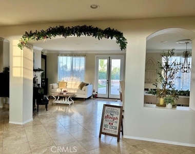 1583 Twin Oaks Circle - Photo Thumbnail 9