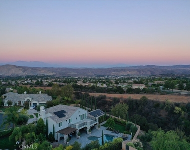 1583 Twin Oaks Circle - Photo Thumbnail 7