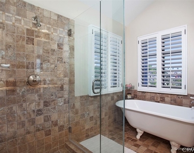441 Carnation Avenue - Photo Thumbnail 17