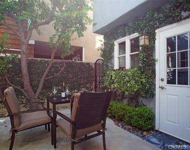 441 Carnation Avenue - Photo Thumbnail 26