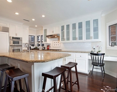 441 Carnation Avenue - Photo Thumbnail 9