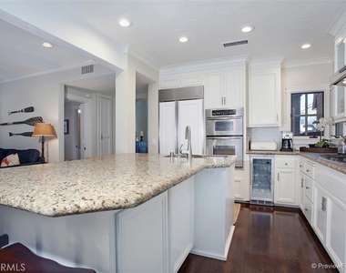 441 Carnation Avenue - Photo Thumbnail 10