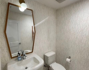 1211 Winslow Drive - Photo Thumbnail 5