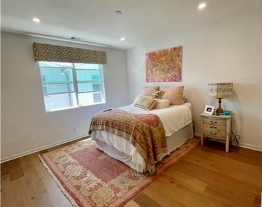 1211 Winslow Drive - Photo Thumbnail 8