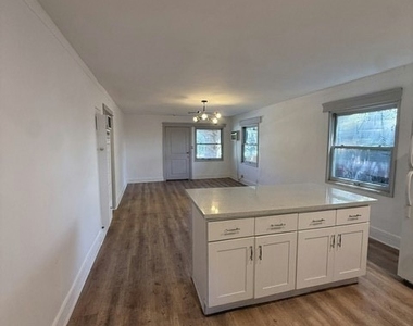 1347 N Citrus - Photo Thumbnail 7