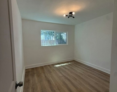1347 N Citrus - Photo Thumbnail 15