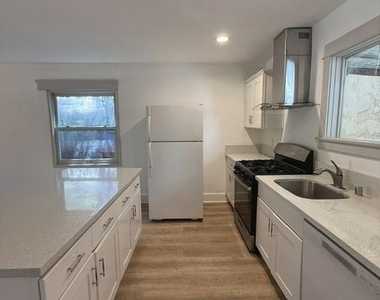 1347 N Citrus - Photo Thumbnail 6