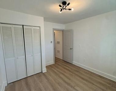 1347 N Citrus - Photo Thumbnail 16