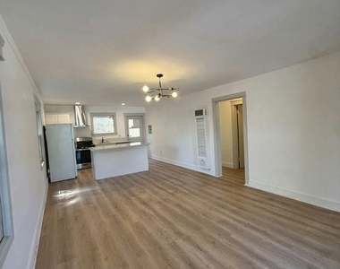 1347 N Citrus - Photo Thumbnail 3