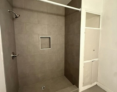 1347 N Citrus - Photo Thumbnail 11