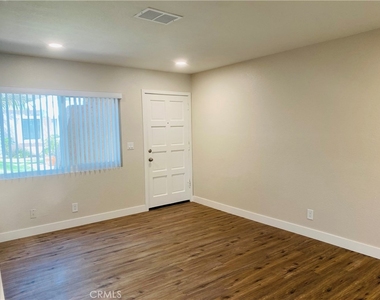 9156 Burke Street - Photo Thumbnail 4