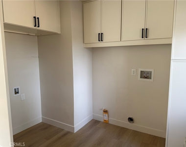 605 W Gaillard Street - Photo Thumbnail 6