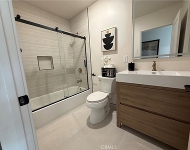 605 W Gaillard Street - Photo Thumbnail 20