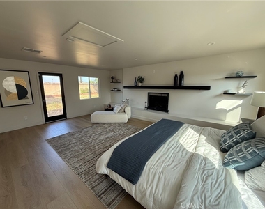605 W Gaillard Street - Photo Thumbnail 12