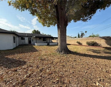 605 W Gaillard Street - Photo Thumbnail 28