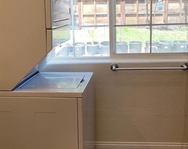 1181 Danville - Photo Thumbnail 5