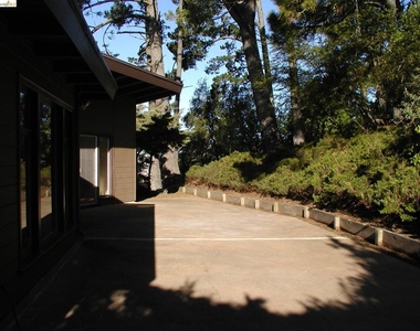 6100 Skyline Blvd - Photo Thumbnail 22